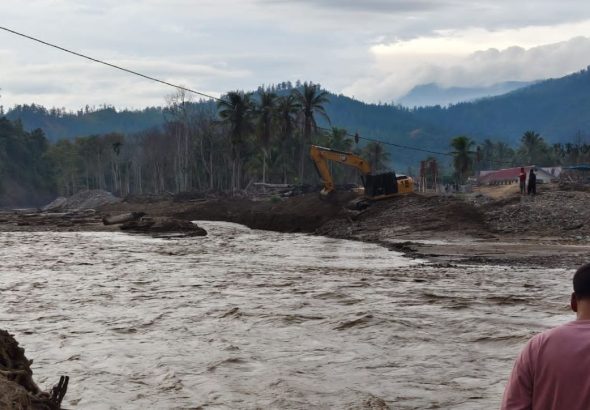 20260713-normalisasi-sungai-jadi-tambang